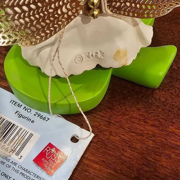 Angel Cheeks "Kiss Me Im Irish" Figurine With Metal Wings & Green Shamrock Base - Picture 4 of 10